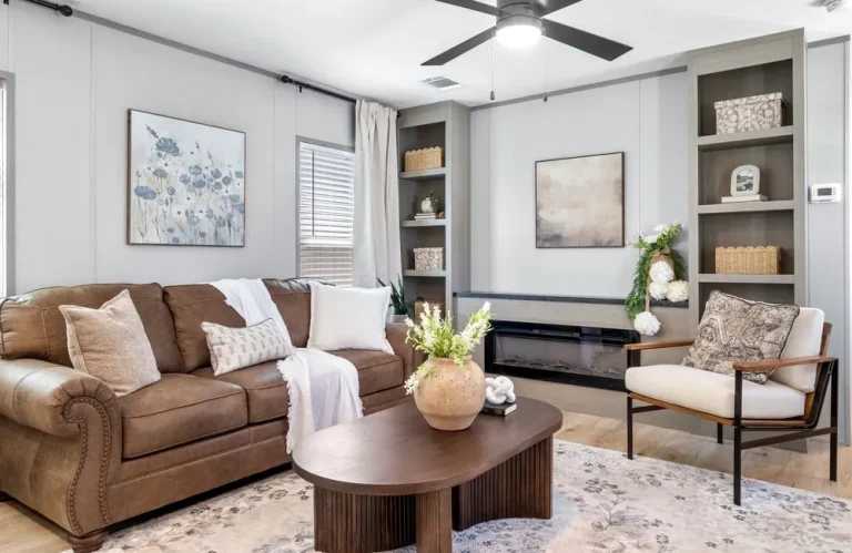 Resolution W-RSV16763W-LivingRoom