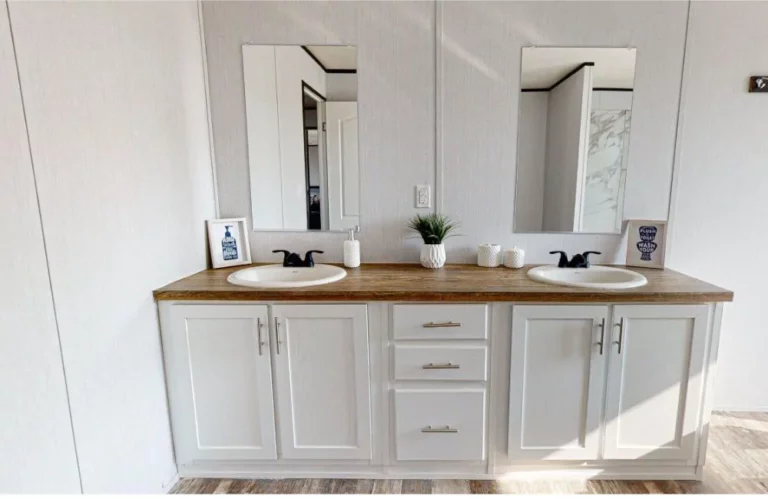 The Anniversary - AN32563D - Bathroom 4